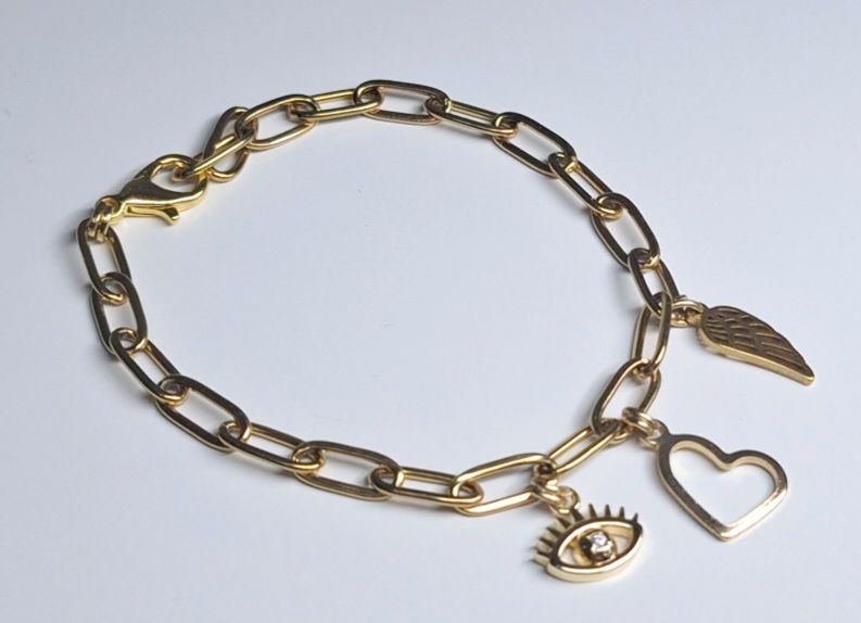 3 charms armband (1) 3 charms armband (1)