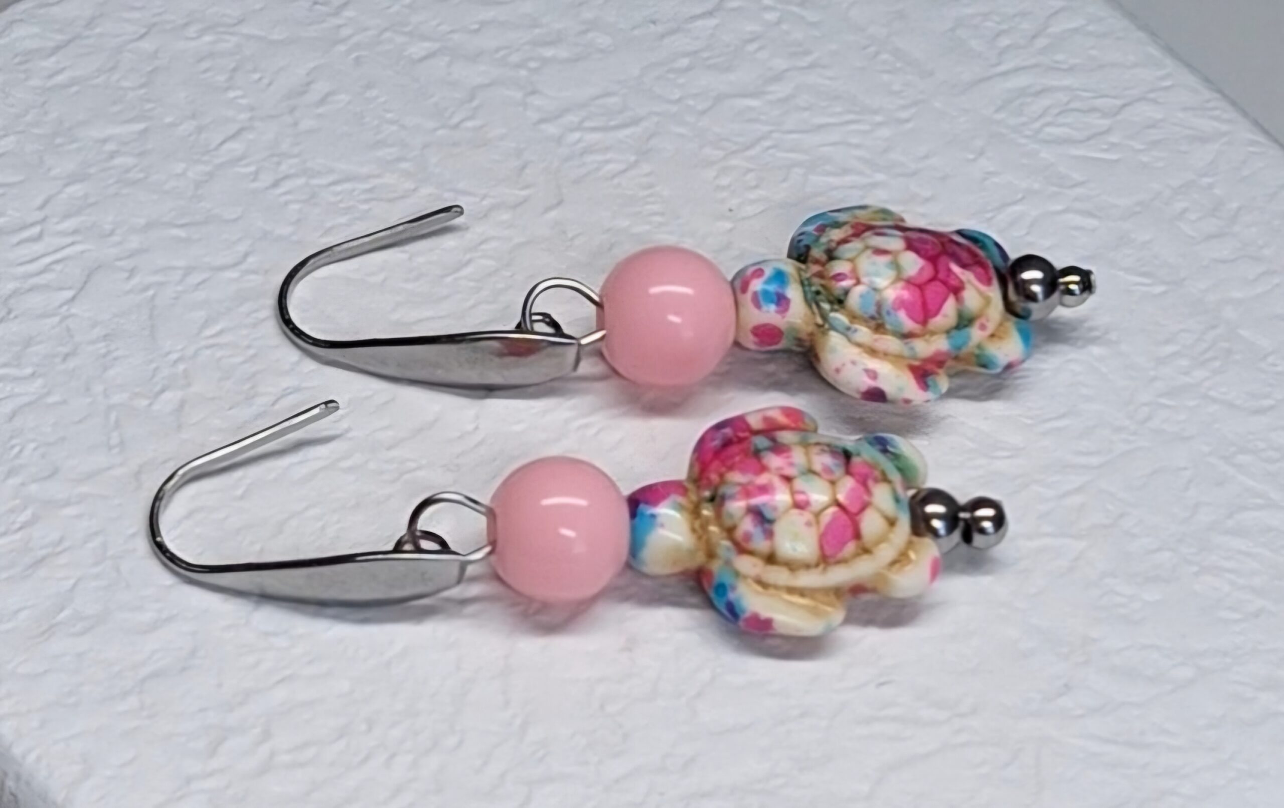 colorful turtle hanger oorbellen • 316l staal colorful turtle hanger oorbellen • 316l staal